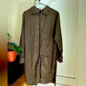LUEL 100% linen shirt, slit front and button sleeves
